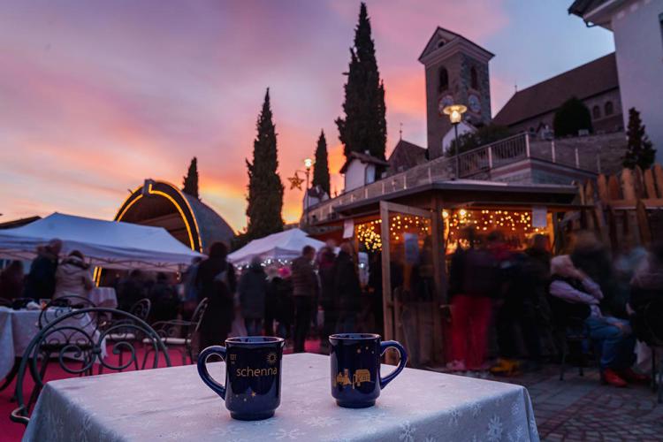 Glühwein auf den Bauernadvent in Schenna